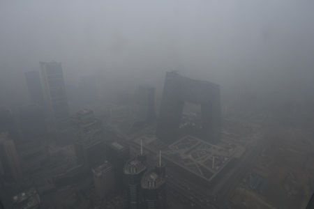 空氣質(zhì)量監(jiān)測站預(yù)警霧霾危害